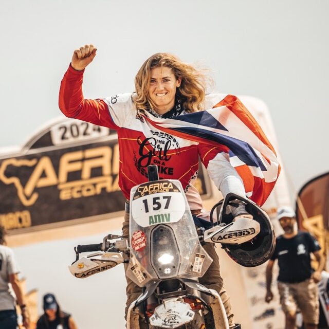 The first British woman to complete the @africaecorace was @thegirlonabike and her YouTube and Instagram account is one of the best pictures of the reality of the challenge we have taken on. Her incredible journey across the deserts of Mauritania, taking in crashes, injuries and exhaustion is terrifying and inspiring in equal measure.

#GuinchoRacing #RallyRaidIberia#OffRoadPortugal #SpainRallyRaid #MoroccoDesertRally #DakarDreaming#Classic4x4Adventure #RangeRoverRally #thegirlonabike #womeninmotorsport