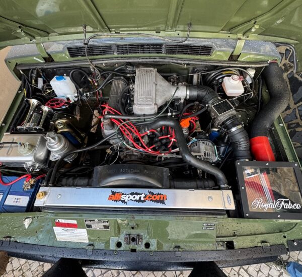 Guincho Racing - Range Rover Classic Rally Car - Engine bay